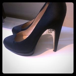 Satin fendi pumps